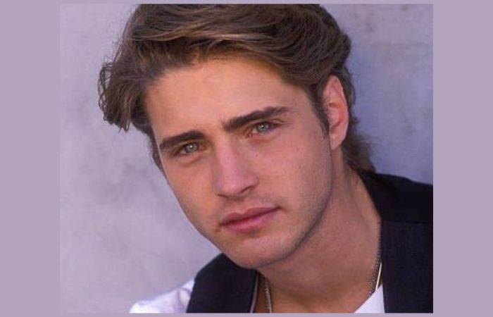 male actors from the 90s beautiful men 90s guys in the 90s Jason Priestley,